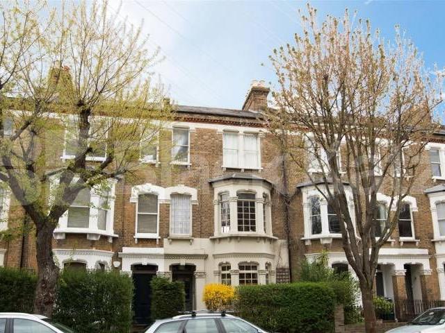 Spacious 3 double bedroom property in great location