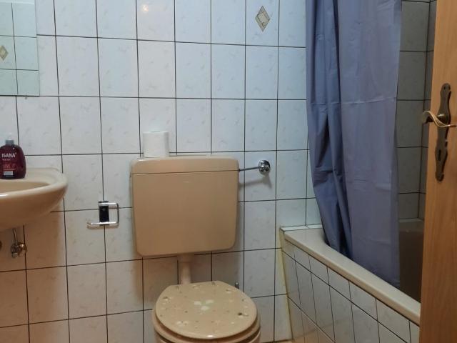 Spacious 3 room apartment with terrace, Dusseldorf Amsterdam Apartments for Rent