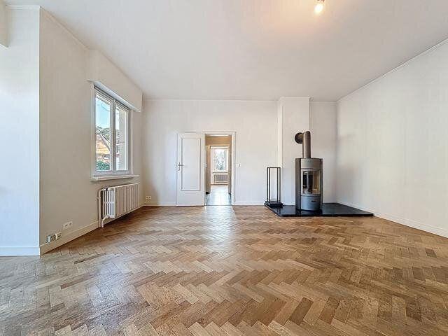 Spacious 3 Sided House under renovation with Garden