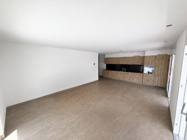 Spacious 3.5 room apartment near the city center of Sierre