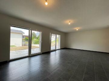 Spacious 3.5 room apartment with terrace and garden