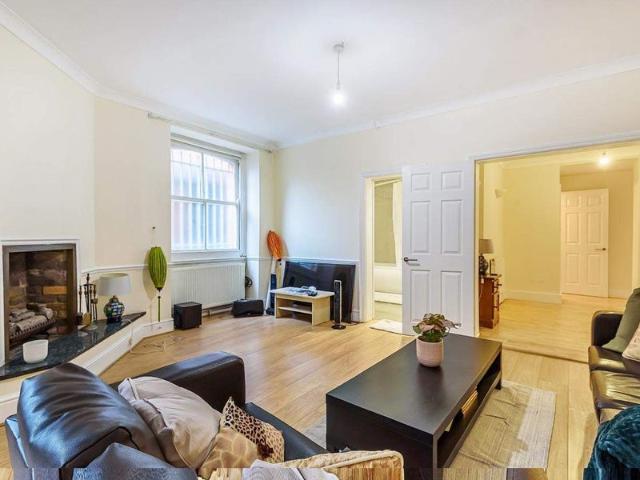 Spacious 3Bed,3 Bath Flat with Concierge Hyde Park