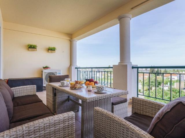 Spacious 3BR Flat in Guia