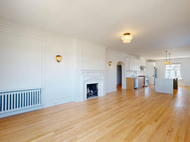 Spacious 3BR with Golden Gate Bridge Views | In Unit Laundry | Pet Friendly