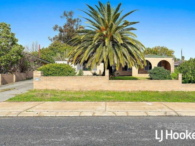 Spacious 3x1 Home with Pool & Fantastic Outdoor Entertaining!