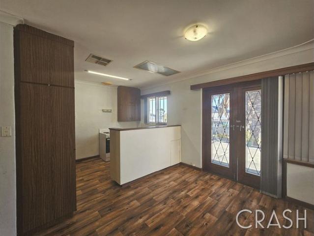 Spacious 3x1 in Dianella – Well Maintained Classic with Big Backyard & Workshop!