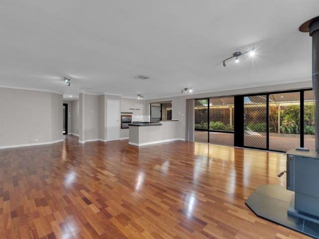 Spacious 4x1 with Fantastic Outdoor Living & Pool