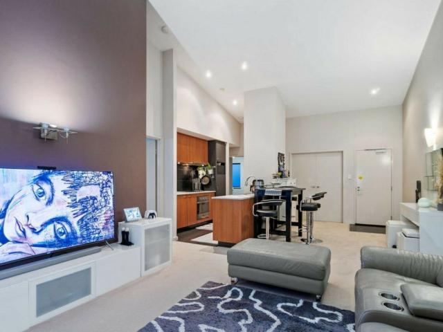 Spacious 3x2 Apartment in Prime Rivervale Location