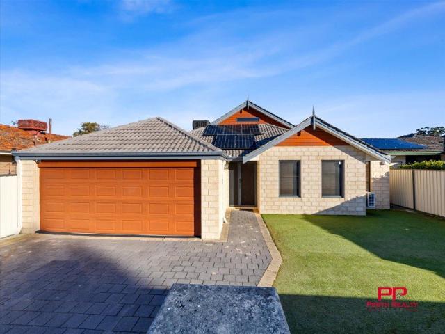 Spacious 3x2 + Huge Upstairs Theatre/Home Office Solar Panels, Moments from Galleria