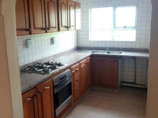 Spacious Three Bed Apartment flat, second floor on a shared property with communal pool Elvira Road, Westville