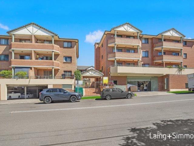 Spacious Three Bedroom Apartment with Double Garage