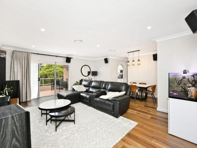 Spacious Three Bedroom Apartment with Leafy Outlook