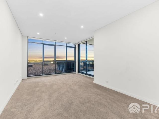 Spacious Three Bedroom Apartment with Water Views & Expansive Balcony！！！