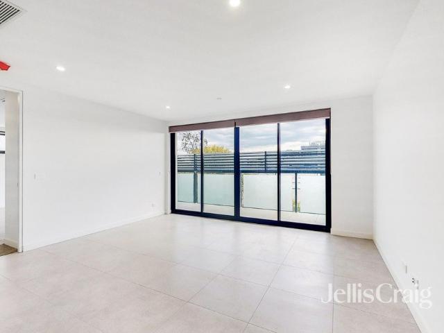 Spacious Three Bedroom Apartment in the Heart of Armadale