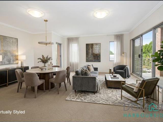 Spacious Three Bedroom Apartment in the Heart of Helensburgh