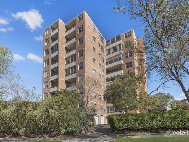 spacious three bedroom apartment in the heart of neutral bay