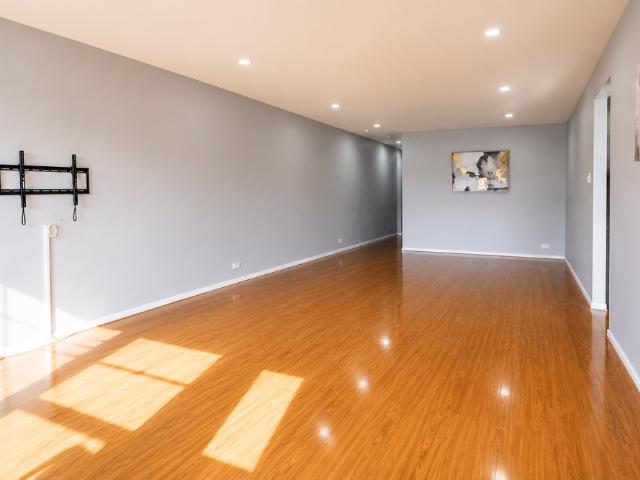 Spacious Three Bedroom Apartment in a Convenient Location