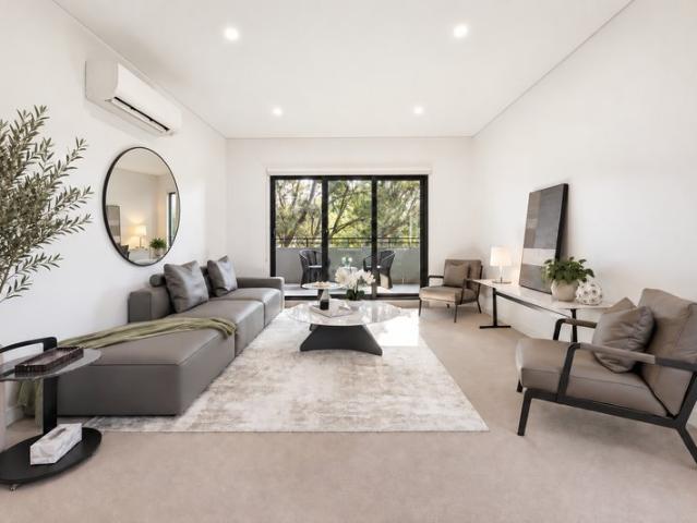 Spacious Three Bedroom Apartment in a Convenient Mascot Location