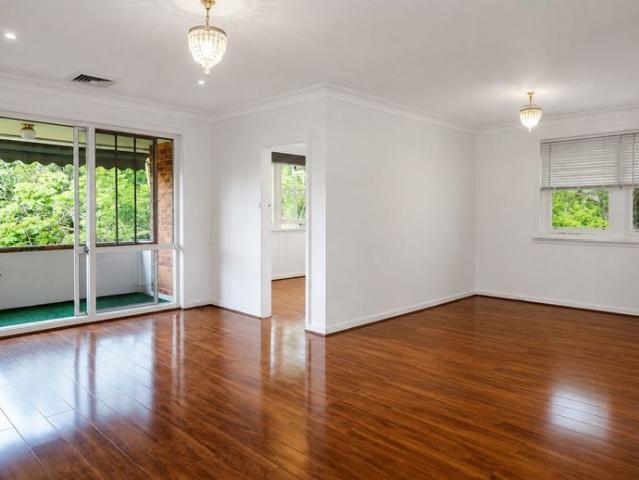 Spacious Three Bedroom Apartment in a Premier East Side Location