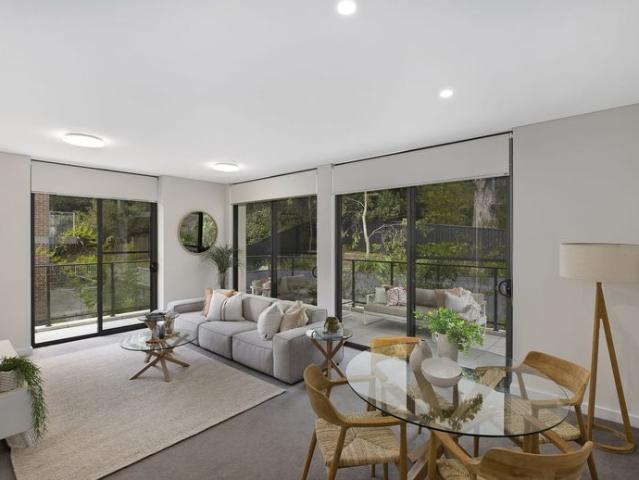 Spacious Three Bedroom Apartment in a Prime Coastal Location