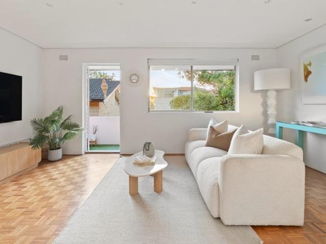 Spacious Three Bedroom Apartment in a Prime Coogee Setting