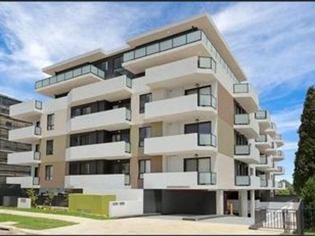 Spacious Three Bedroom Apartment in a Prime Penrith Location