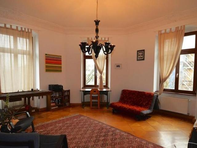 Spacious three bedroom apartment in Prenzlauer Berg, furnished
