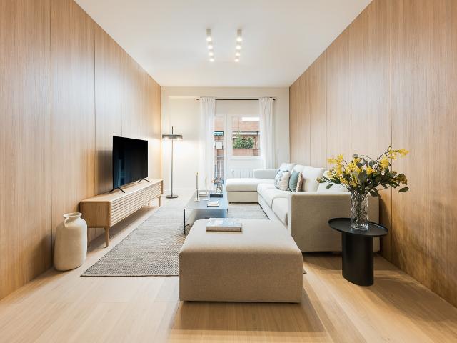 Spacious three bedroom apartment near the Santiago Bernabeu
