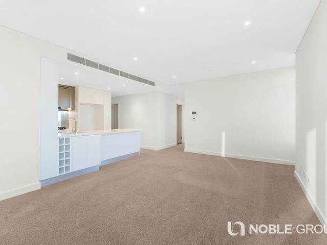 Spacious Three bedroom apartment + Study room and 2.5 bathrooms with 180 degree Open Water View