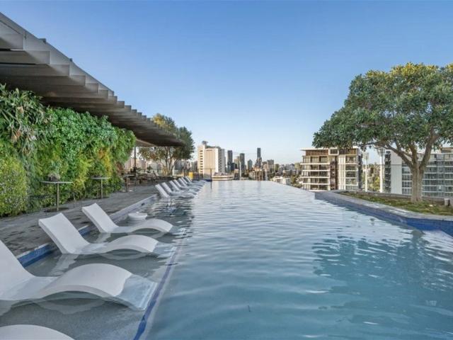 Spacious Three Bedroom @ ARIA The Drapery