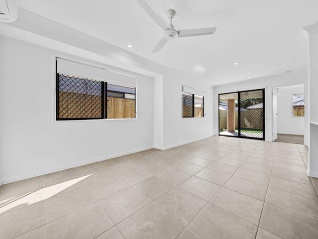 SPACIOUS THREE BEDROOM DUPLEX IN QUIET STREET