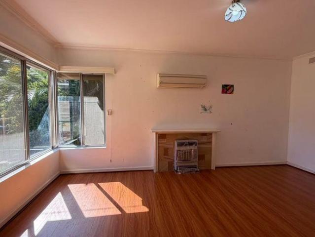 Spacious Three Bedroom Family Home in Convenient Rostrevor Location