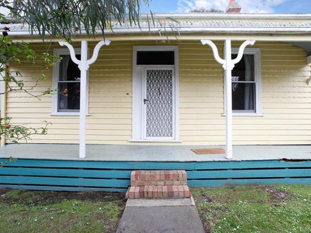 Spacious Three Bedroom Family Home with Large Backyard in Prime Kew Location