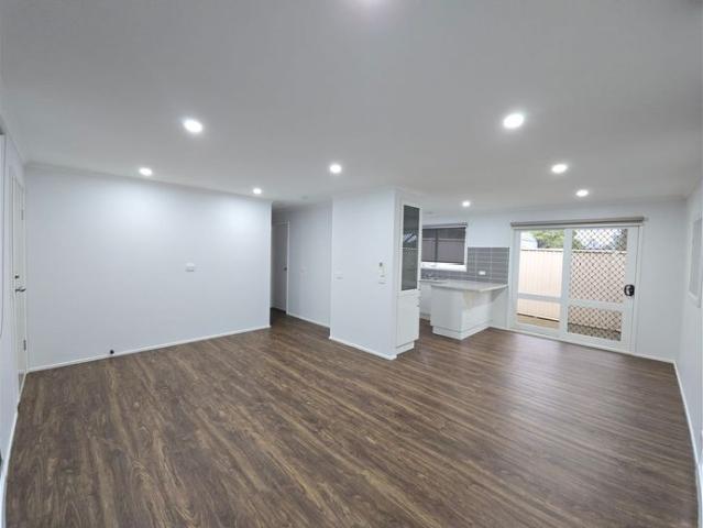 Spacious Three Bedroom Family Home with Split System AC & Water Included in Narre Warren