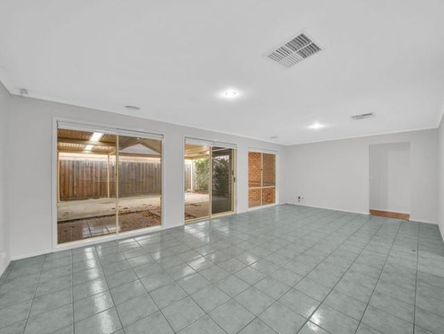 Spacious three bedroom family home with study and large entertaining area