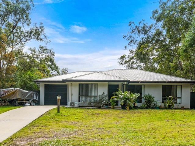 Spacious Three Bedroom Home Close to Wahine Drive Boat Ramp