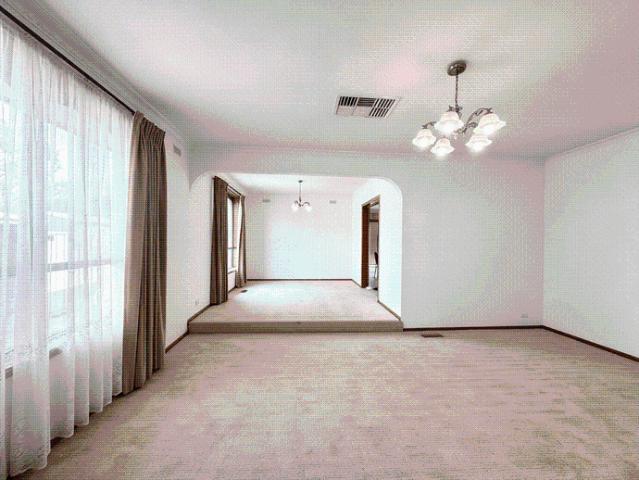 SPACIOUS THREE BEDROOM HOME IN A CONVENIENT KEILOR EAST LOCATION