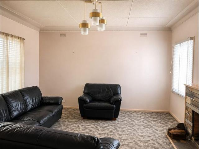 Spacious Three Bedroom Home in a Convenient St Albans Location