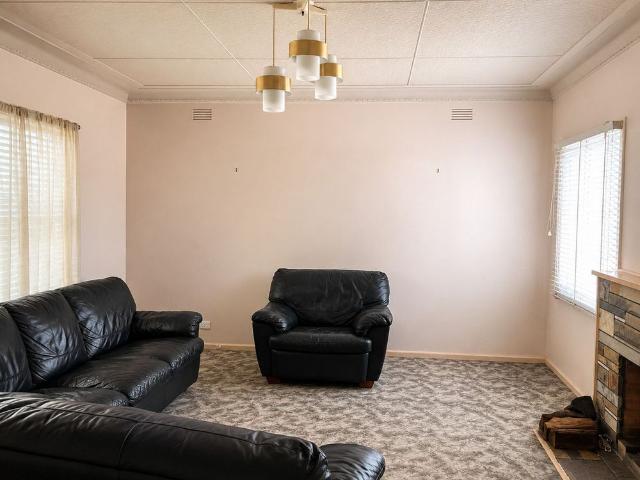 Spacious Three Bedroom Home in a Convenient St Albans Location