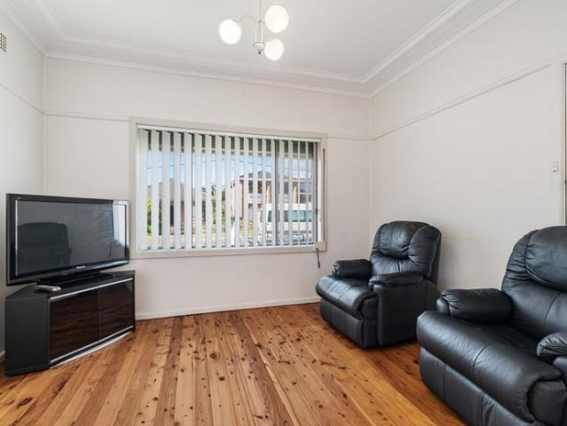 Spacious Three Bedroom Home in a Convenient Wollongong Location