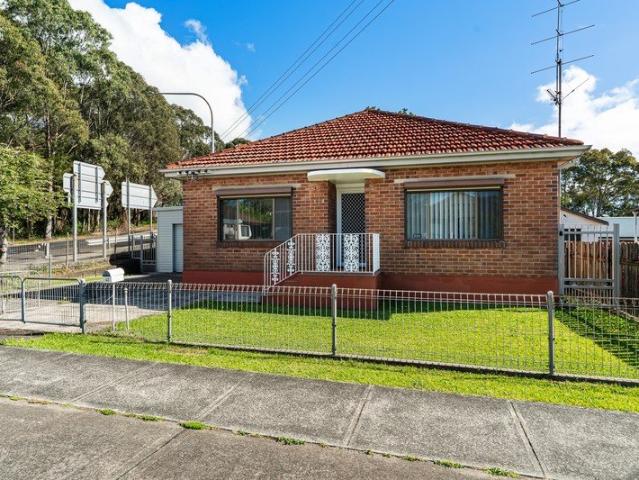 Spacious Three Bedroom Home in a Convenient Wollongong Location