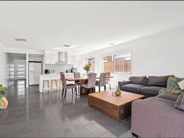 Spacious Three Bedroom Home in Armstrong Creek