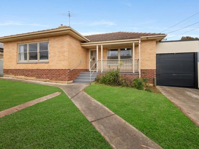 Spacious Three Bedroom Home in Enfield FOR RENT!