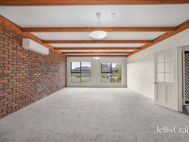 Spacious three bedroom home in lovely Alfredton!
