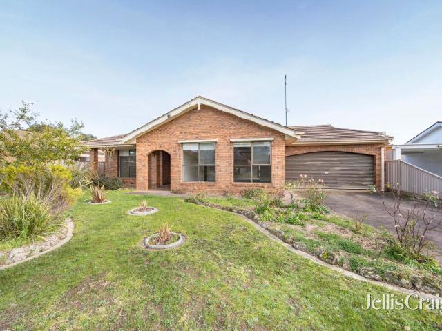 Spacious three bedroom home in lovely Alfredton!