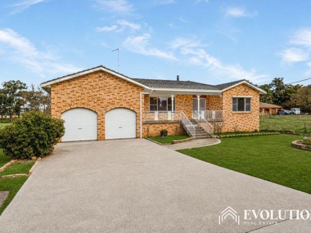 Spacious Three Bedroom Home with Triple Garage