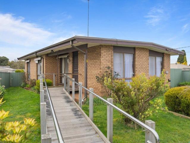 Spacious Three Bedroom Home with Two Bathrooms, Great Entertaining & Generous Yard