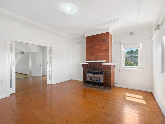 Spacious Three Bedroom Home with Versatile Living Spaces