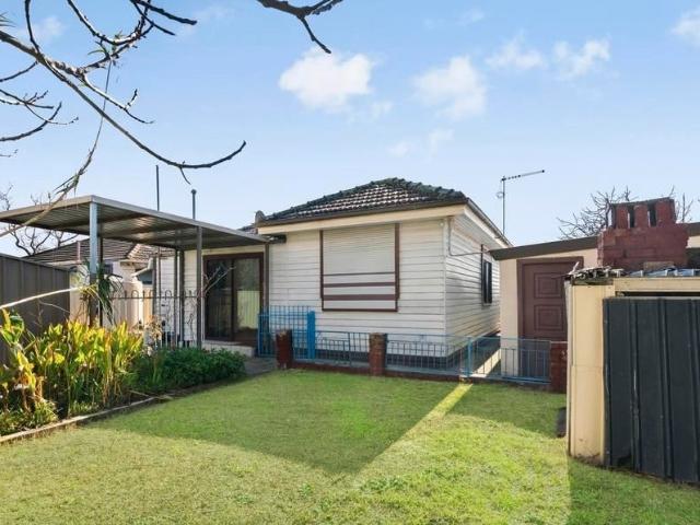 Spacious Three Bedroom Home with Alfresco
