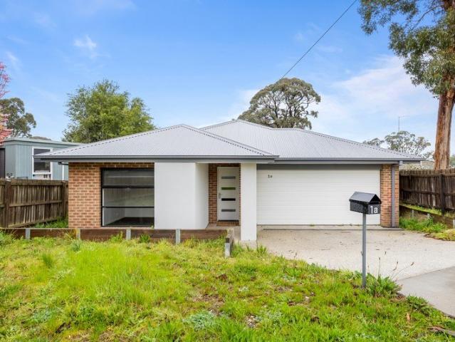 Spacious Three Bedroom Home with Double Garage
